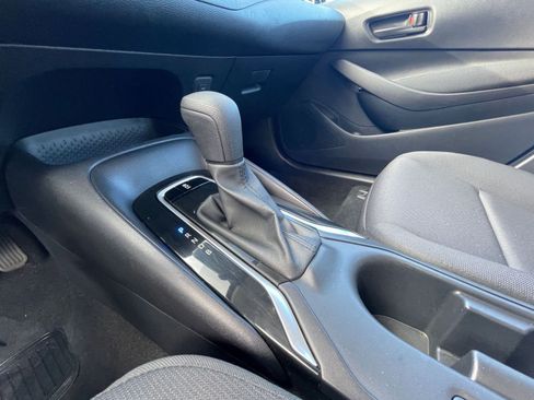 Used 2025 Toyota Corolla LE image 39