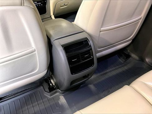 Used 2017 Cadillac XT5 Luxury w/ Driver Awareness Package AWD/4WD image 29