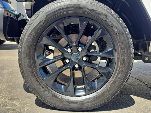 Used 2024 Jeep Wrangler Unlimited Sahara AWD/4WD image 12