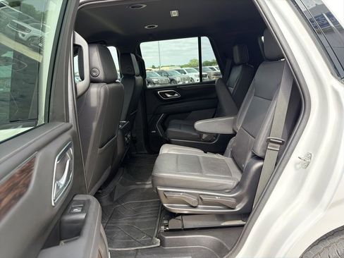 Used 2023 Chevrolet Tahoe Z71 w/ Luxury Package AWD/4WD image 21