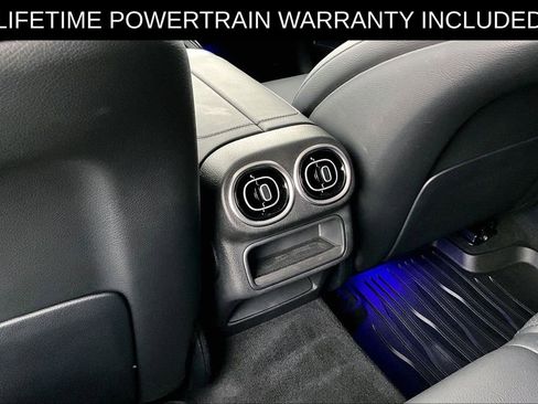 Used 2025 Mercedes-Benz GLC 350e 4MATIC image 32