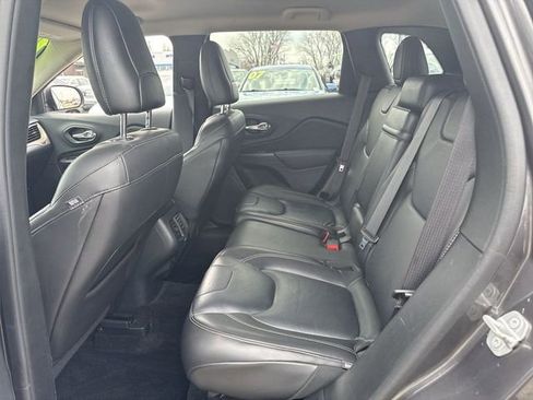 Used 2015 Jeep Cherokee Limited image 13
