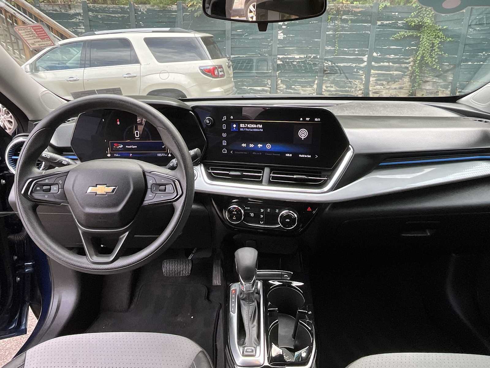 Certified 2024 Chevrolet Trax LT FWD image 19