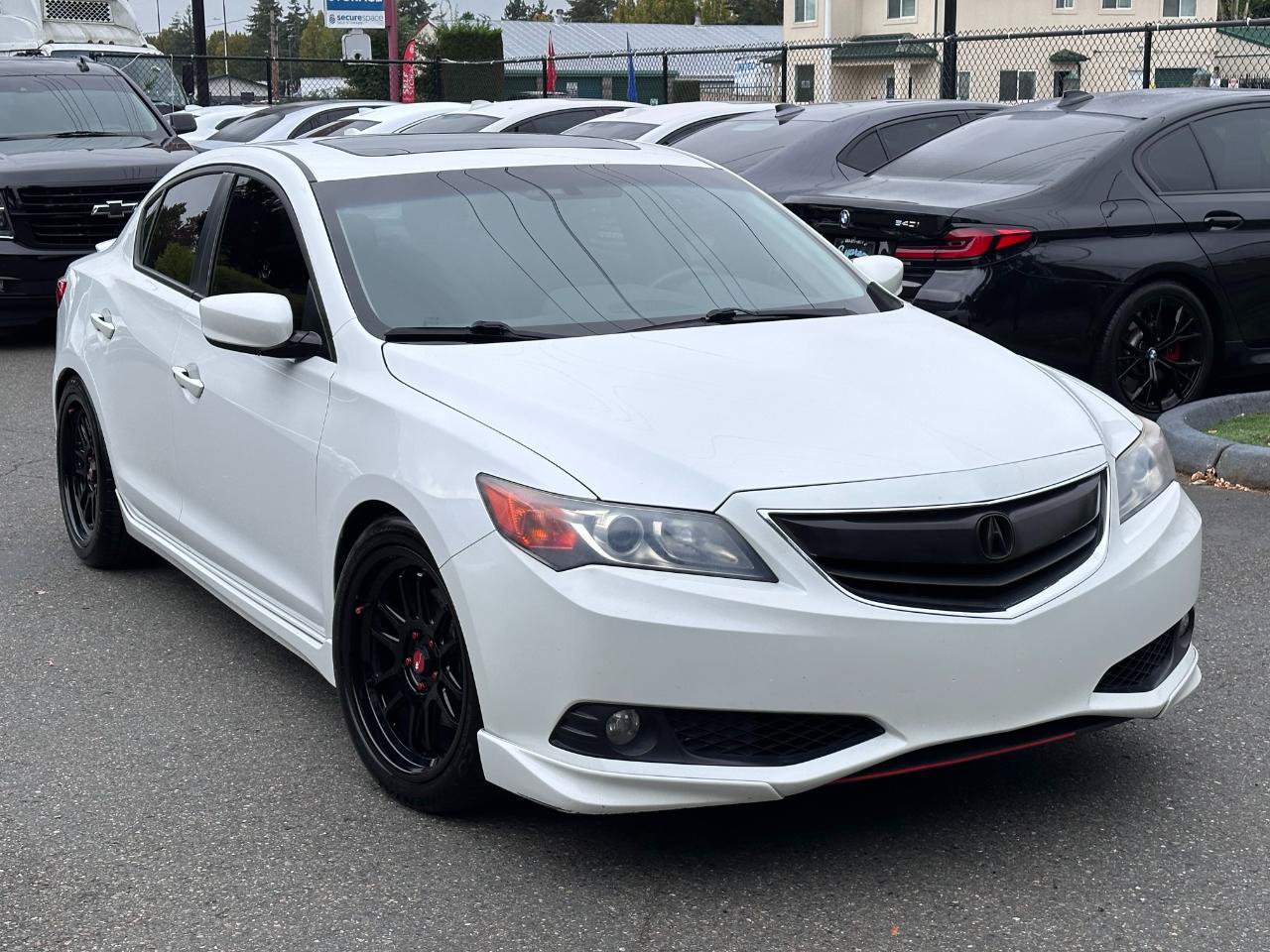 Used 2013 Acura ILX w/ Premium Package FWD image 25