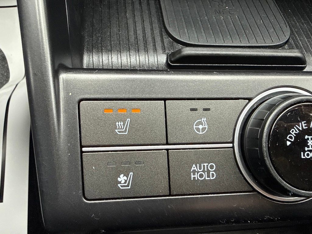 Used 2024 Hyundai Kona Limited AWD/4WD image 28