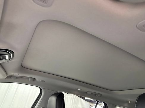 Used 2021 Jeep Grand Cherokee L Limited w/ Luxury Tech Group II AWD/4WD image 19