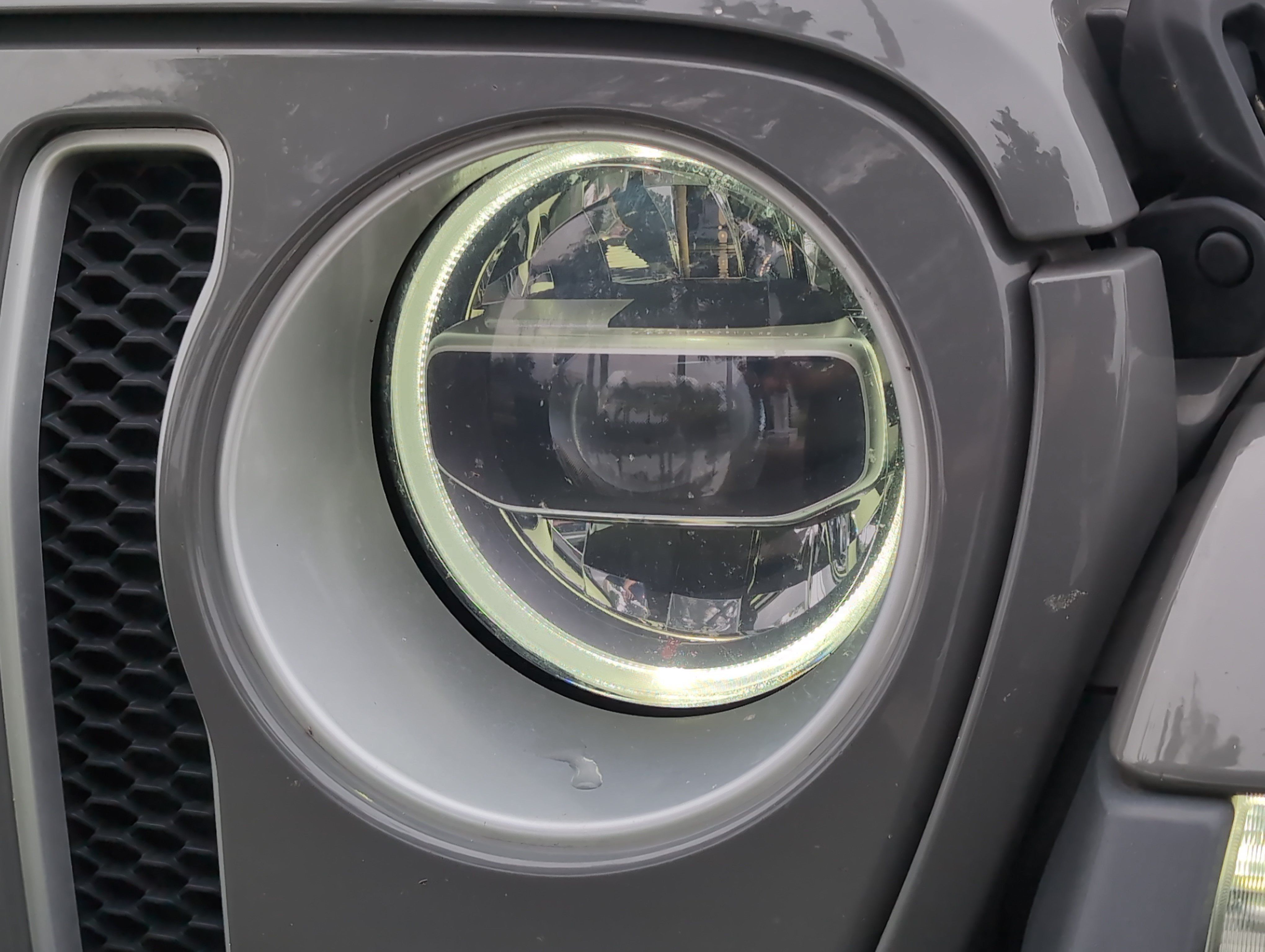 Used 2019 Jeep Wrangler Unlimited Sahara AWD/4WD image 6