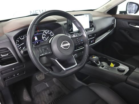 Used 2023 Nissan Rogue SL w/ SL Premium Package image 9