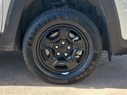 Used 2022 Jeep Renegade Sport image 38