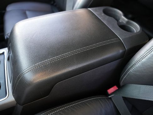 Used 2015 Ford F350 Lariat image 33