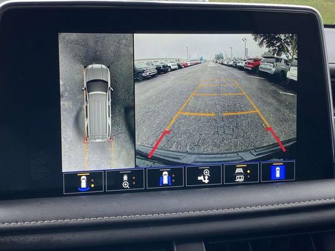 Used 2022 GMC Yukon SLT w/ SLT Luxury Package image 27