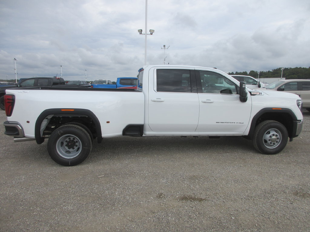 New 2026 GMC Sierra 3500 SLE w/ SLE Value Package AWD/4WD image 3