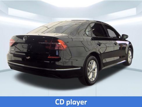 Used 2018 Volkswagen Passat 2.0T S w/ Driver Assistance Package FWD image 2