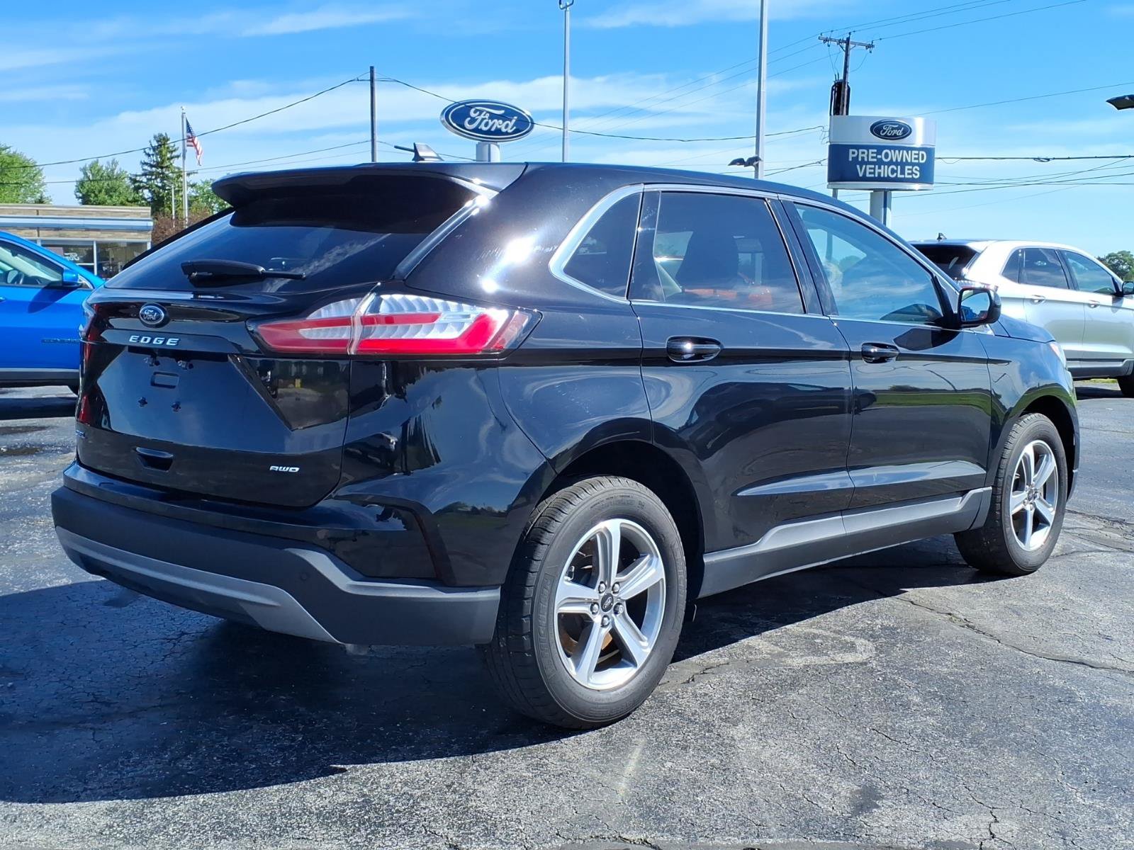 Used 2024 Ford Edge SEL w/ Convenience Package AWD/4WD image 3