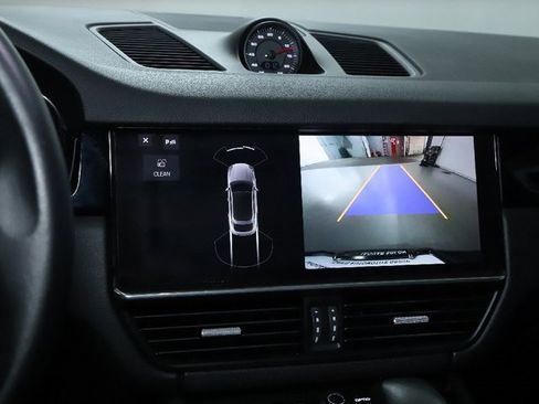 Used 2021 Porsche Cayenne Coupe image 26