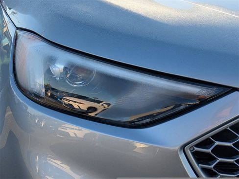 Used 2024 Ford Edge SEL image 9