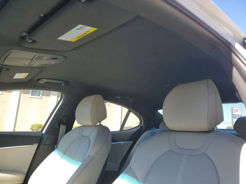 Used 2025 Genesis G70 2.5T image 27