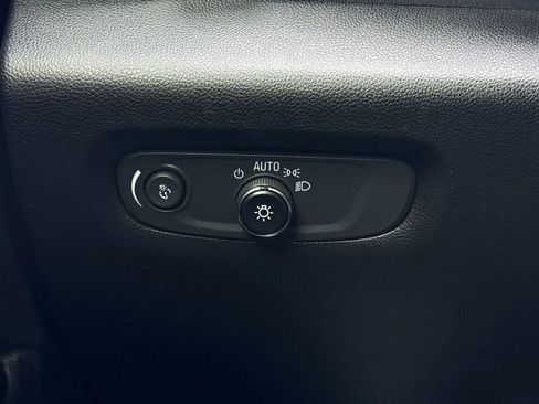 Used 2023 Chevrolet Traverse High Country image 15