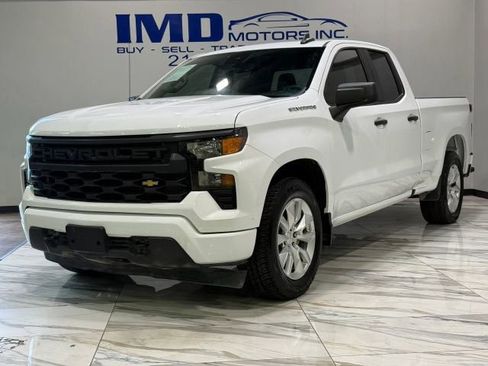 Used 2023 Chevrolet Silverado 1500 Custom RWD image 2