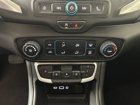 Used 2024 GMC Terrain SLE FWD image 20
