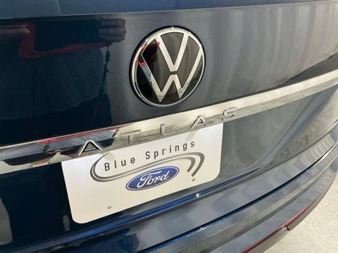 Used 2021 Volkswagen Atlas Cross Sport SE FWD image 6