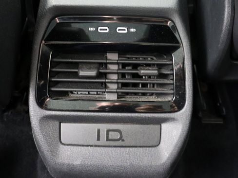 Used 2021 Volkswagen ID.4 Pro S image 49