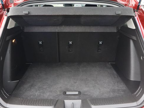 Used 2025 Chevrolet Trax LT w/ LT Convenience Package FWD image 9