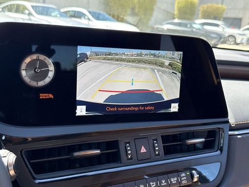 Used 2025 Lexus ES 350 w/ Premium Package image 24
