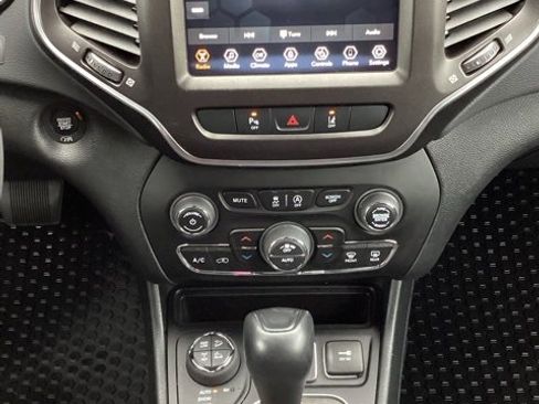 Used 2022 Jeep Cherokee Trailhawk image 21