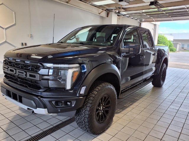 Used 2025 Ford F150 Raptor AWD/4WD image 33