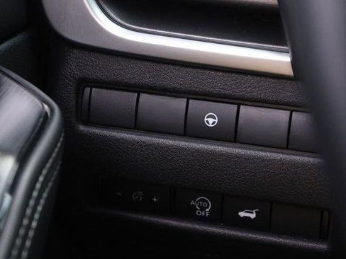 Used 2025 Nissan Rogue SV image 20