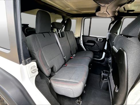 Used 2024 Jeep Wrangler Unlimited Rubicon AWD/4WD image 20
