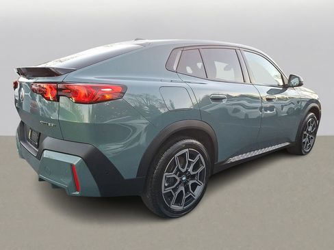 Used 2025 BMW X2 xDrive28i w/ Premium Package image 3