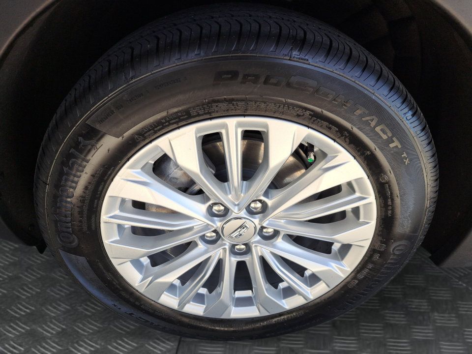 Certified 2024 Cadillac XT4 Luxury w/ Cold Weather Package FWD image 21