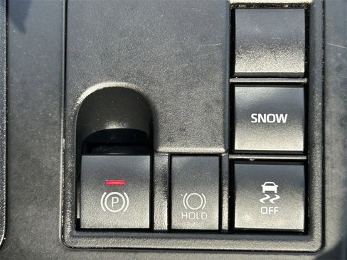 Certified 2023 Toyota Highlander XLE image 23