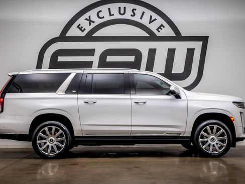 Used 2023 Cadillac Escalade ESV Premium Luxury Platinum AWD/4WD image 9