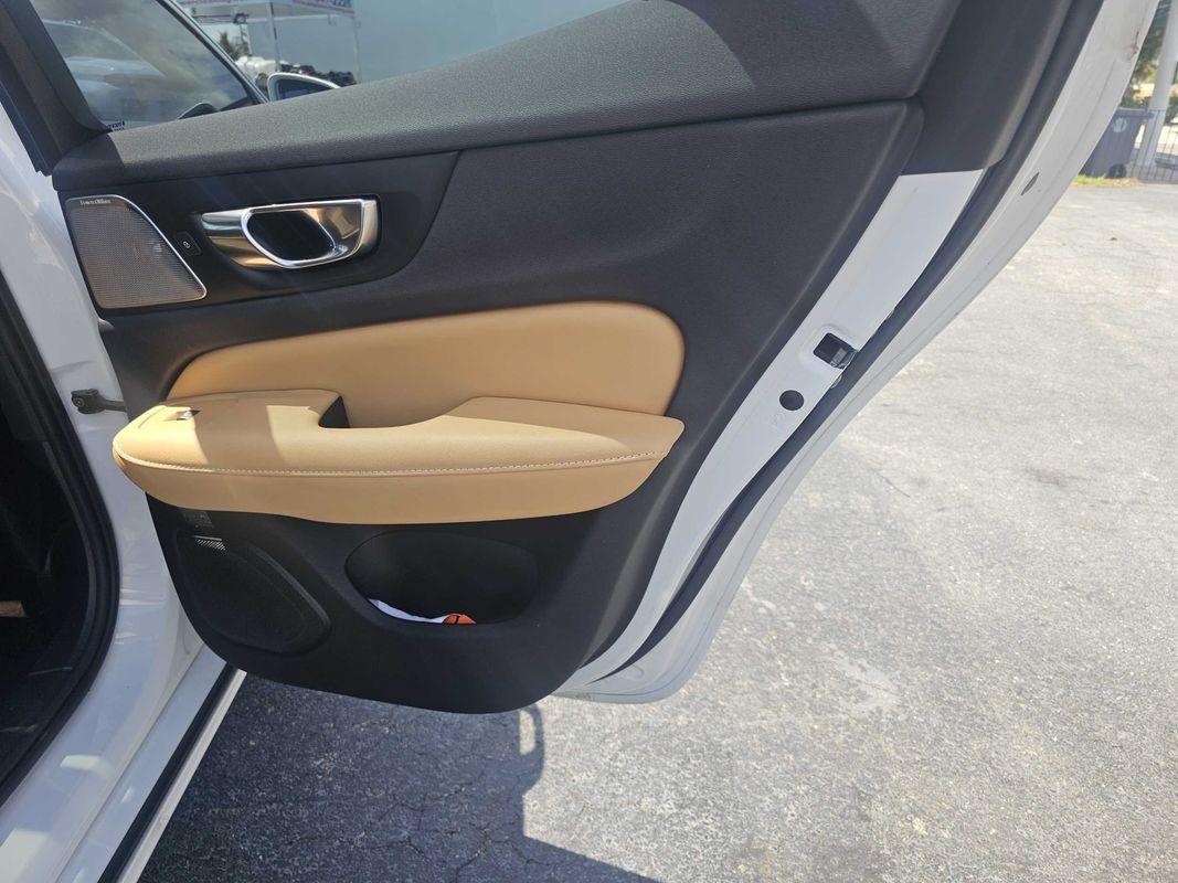 Used 2020 Volvo S60 T5 Inscription FWD image 27