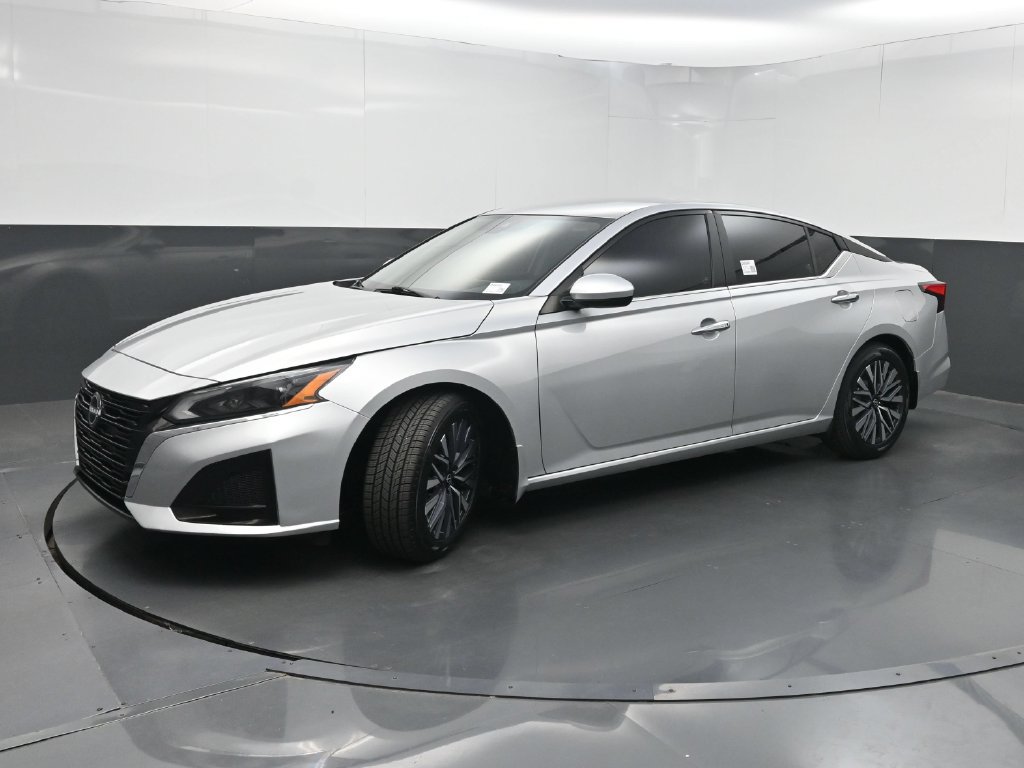 Used 2023 Nissan Altima 2.5 SV FWD image 18
