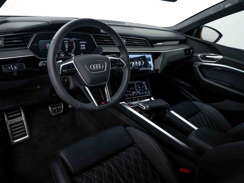 Certified 2024 Audi SQ8 e-tron Premium Plus w/ Black Optic Package AWD/4WD image 9