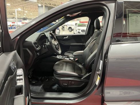 Used 2023 Ford Escape ST-Line Select w/ Tech Pack #1 image 11