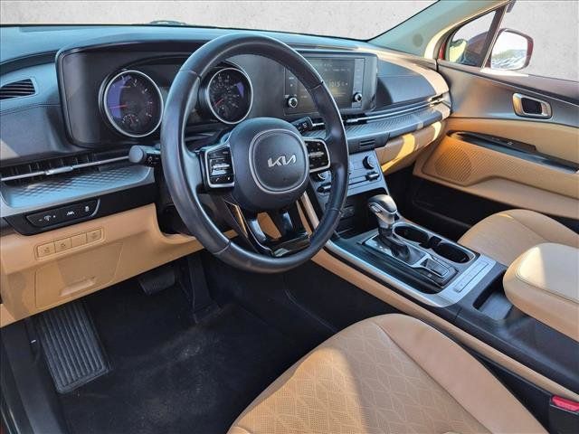Used 2024 Kia Carnival LX FWD image 12