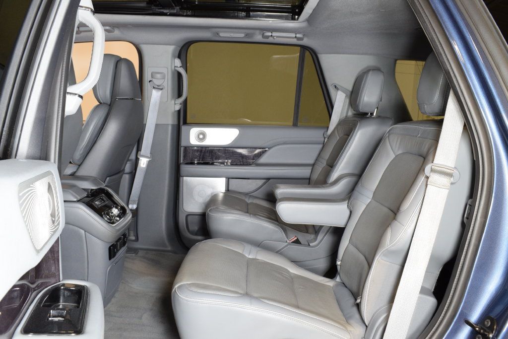 Used 2019 Lincoln Navigator Reserve w/ Cargo Package AWD/4WD image 28