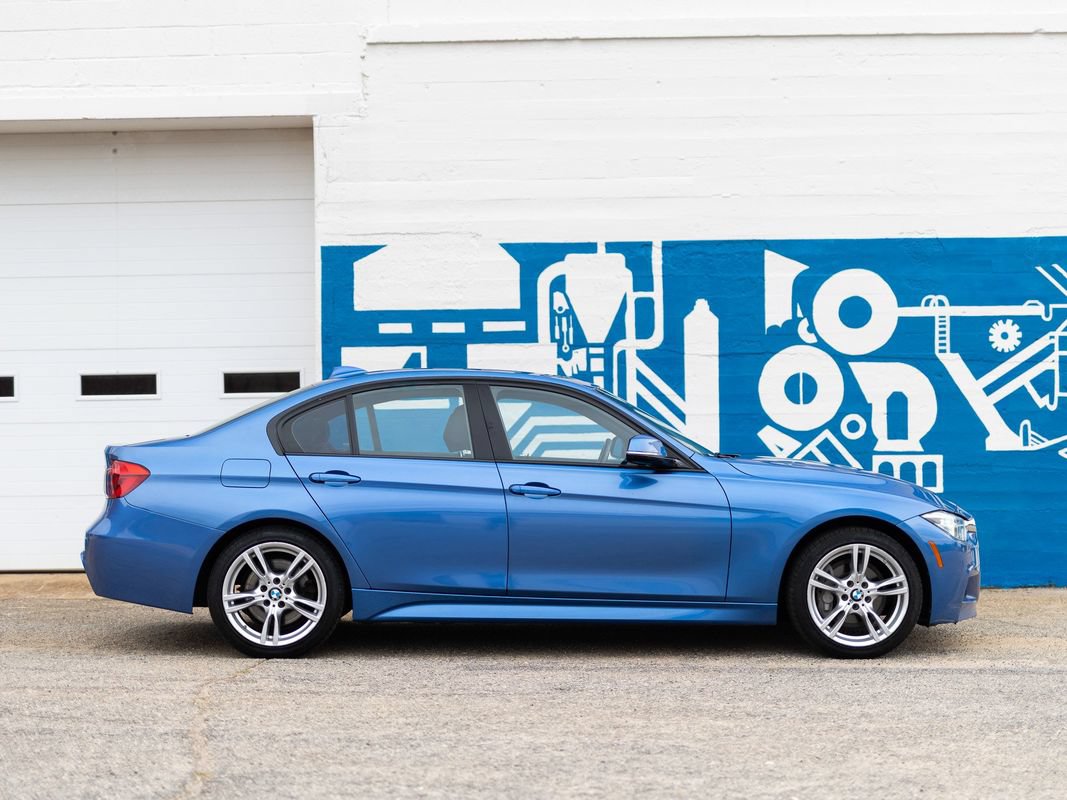 Used 2018 BMW 330i xDrive Sedan w/ M Sport Package AWD/4WD image 8