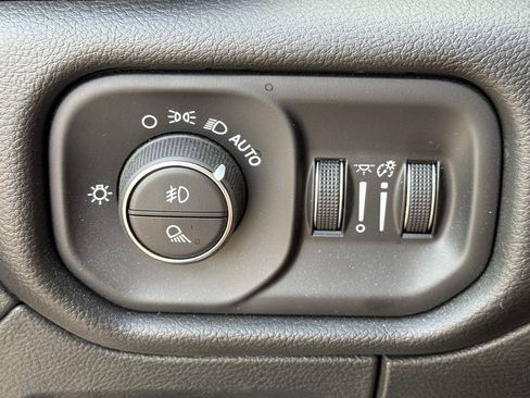 Used 2024 RAM 1500 Laramie image 24