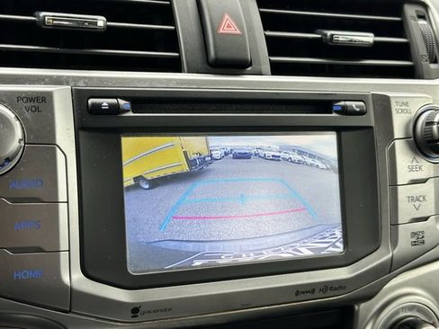 Used 2019 Toyota 4Runner SR5 Premium image 11