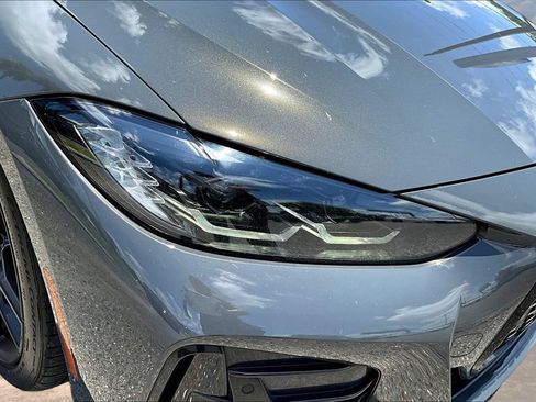 Used 2022 BMW M440i Convertible RWD image 32