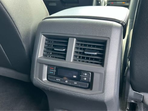 Used 2023 Volkswagen Atlas SE image 23