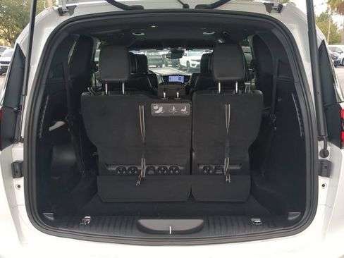 Used 2021 Chrysler Pacifica Touring-L w/ Premium & Safety Sphere Group FWD image 14