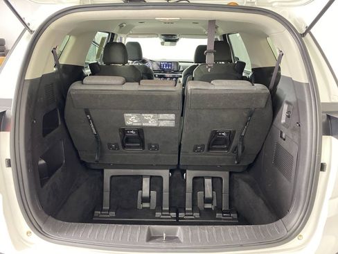 Certified 2022 Kia Carnival LX image 29