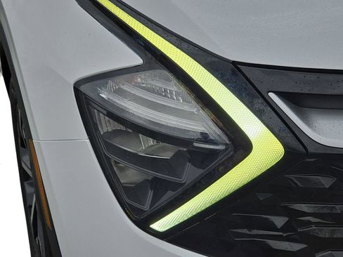 Used 2023 Kia Sportage EX image 27